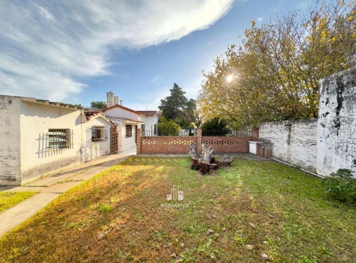 Casa · 241m² · 9 Ambientes · 2 Cocheras