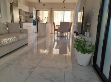 Casa de 4 ambientes, Neuquén · Excelente Propiedad en Barrio Rincón del Río