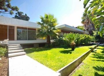 Casa · 700m² · 10 Ambientes · 6 Cocheras · Residencia Exclusiva Totalmente Renovada en Olivos!