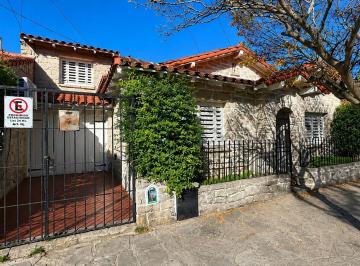 Casa · 149m² · 4 Ambientes · 2 Cocheras · Chalet 4 Ambientes - Zona Guemes
