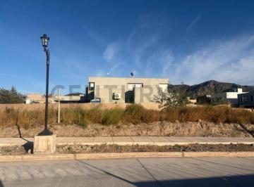 Terreno · 420m² · Venta de Lote - Barrio La Bastilla
