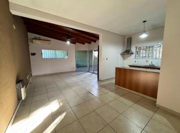 Casa · 65m² · 3 Ambientes · 1 Cochera · Venta - Casa de 2 Dorm. Ubicada en Alberdi, Rosario