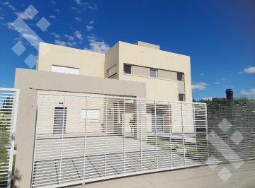 Casa · 200m² · 6 Ambientes · 2 Cocheras · Venta Casa 3 Dorm. - B° Manzanar Gines, Cipolletti