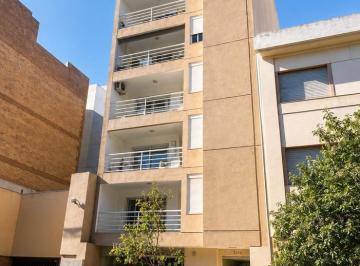 Departamento · 50m² · 2 Ambientes · Departamento Gral Paz un Dormitorio Frente Plaza Alberdi!