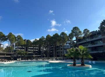 Departamento · 63m² · 2 Dormitorios · 1 Cochera · Renata Norte - Pinamar con Plena Vista Al Bosque