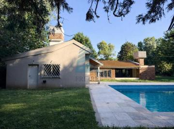 Casa · 179m² · 6 Ambientes · 2 Cocheras · Venta Casa con Pileta en Lote de 1100 m² - Los Mirasoles, Villa Rosa, Pilar - Km.50