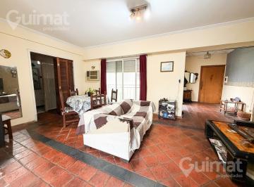 PH · 68m² · 3 Ambientes · PH en Villa Urquiza, 3° Piso por Escalera, Bajas Expensas