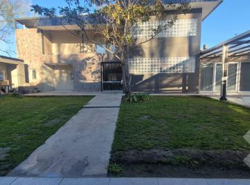 Casa · 383m² · 8 Ambientes · 7 Cocheras · Venta (En Exclusiva) Casa 3 Dorm. + Piscina - B° Confluencia Rural, Neuquén
