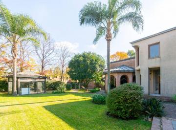 Casa · 215m² · 5 Ambientes · 1 Cochera · Venta Casa 5 Ambientes - San Carlos Country Club