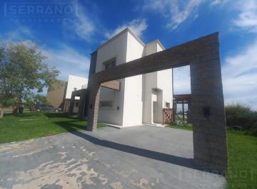 Casa · 170m² · 4 Ambientes · 2 Cocheras · Alquiler Anual Casa 4 Ambientes Parrilla y Pileta San Sebastian a La Laguna