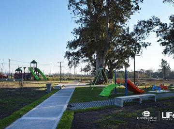 Plaza · Lote de 526 m² en Venta en Ecopueblo