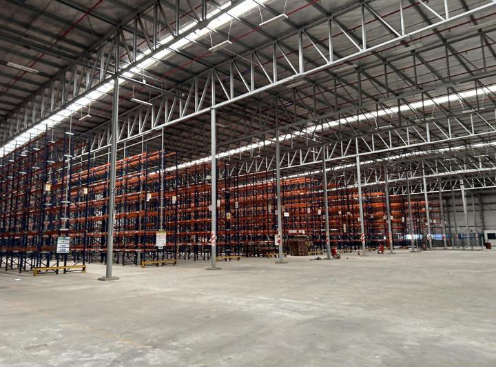 Depósito · 11000m²