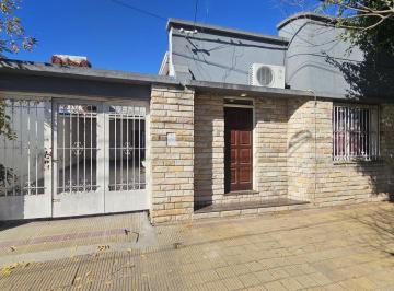 JSP-JSP-5168_2 · Casa en Venta 2 Dorm. Los Hornos, La Plata