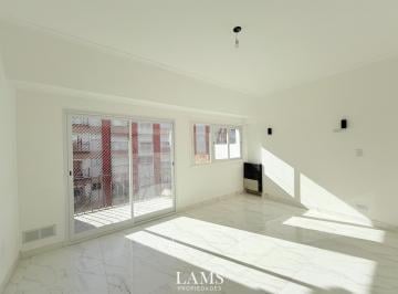 Departamento · 59m² · 3 Ambientes · Venta - Departamento 3 Ambientes Reciclado Al Frente. - Zona Centro.