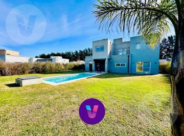 Casa · 220m² · 5 Ambientes · 2 Cocheras · Casa en Venta y Alquiler Anual Amoblada - Barrio Santa Ines, Canning