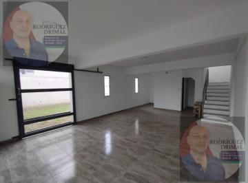 Local comercial · Local a Estrenar Frente Al Parque de Llavallol!