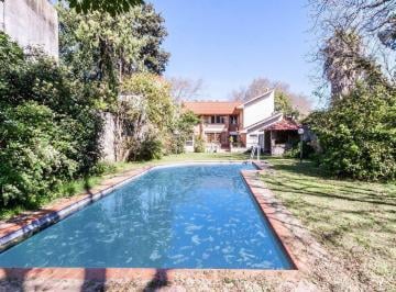 Casa · 190m² · 5 Ambientes · 1 Cochera · Hermosa Casa 5 Ambientes Lote 13,50 X 56 m