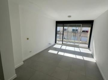 Departamento · 70m² · 3 Ambientes · 1 Cochera · Carlos Calvo Al 1600 - 3 Amb C/terraza - Venta - Impecable