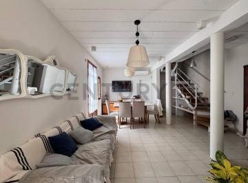 Departamento · 150m² · 2 Dormitorios · Casa en Venta en Sicardi – 635 y 11 Bis | 2 Dorm. y Amplio Parque | Usd 120.000