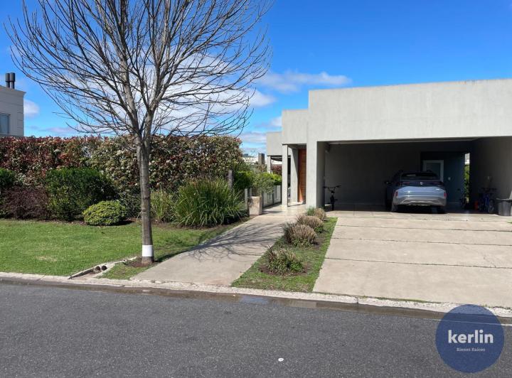 Casa · 120m² · 4 Ambientes · 1 Cochera