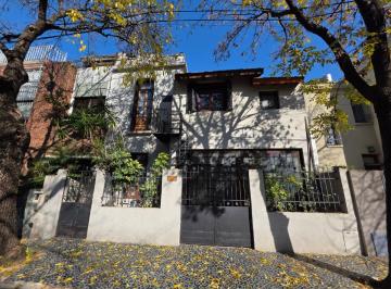Casa de 4 ambientes, Villa Santa Rita · Lapacho 2200 - Casa de Estilo Refaccionada 4 Amb 3 Bñs Patio Tza