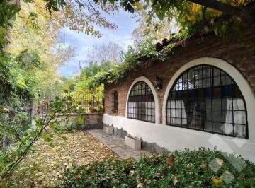 Casa · 200m² · 8 Ambientes · 1 Cochera · Se Alquila | Casa de 5 Dorm. | Barrio Jardines del Rey