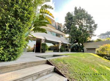 Casa · 818m² · 8 Ambientes · 8 Cocheras · Casa en Venta en La Lucila, Vicente Lopez
