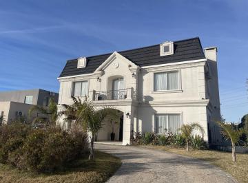 Casa · 450m² · 7 Ambientes · 2 Cocheras · Venta Casa Estilo Francés - Maschwitz - B° m. Belgrano