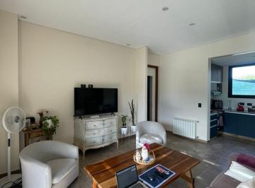 Casa · 202m² · 3 Dormitorios · 2 Cocheras · Casa en Alquiler