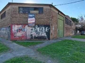 Bodega-Galpón · 520m² · 3 Ambientes · 10 Cocheras · Venta Galpon Esquina Iriondo y Galvez a m de Bv. 27 de Febrero Dos Galpones Rosario Oportunidad