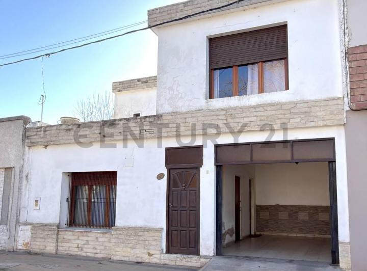 Casa · 128m² · 6 Ambientes · 1 Cochera