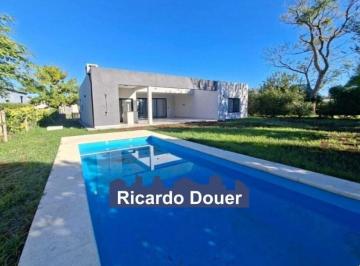 Casa · 200m² · 5 Ambientes · 1 Cochera · Casa en Venta en San Matias, Escobar, G. B. a. Zona Norte