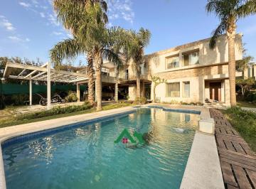 Casa · 354m² · 6 Ambientes · 2 Cocheras · Casa en Venta en Los Árboles – Valle Escondido | 3 Dorm. y Gran Terreno