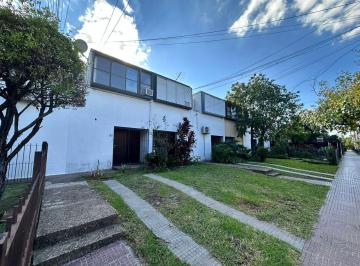 Casa · 70m² · 3 Ambientes · 2 Cocheras · Casa en San Fernando