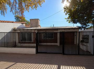 Casa · 119m² · 4 Ambientes · 1 Cochera · Casa en Alquiler en La Sexta Sección, Ciudad| 3 Dorm., 3 Baños, Cochera, Pileta