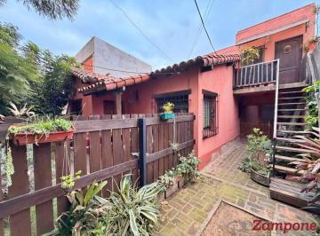 Casa · 197m² · 7 Ambientes · 2 Cocheras · Casa en Venta en Martinez