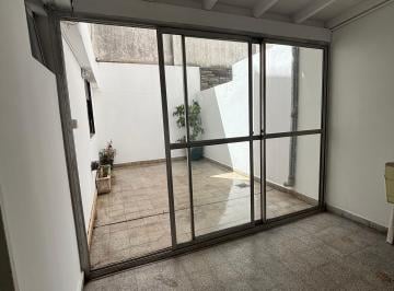 Departamento de 2 ambientes, Colegiales · Alquilo 2 Ambientes Planta Baja C/ Patio. Apto Profesional
