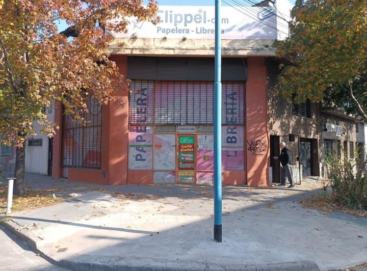 Local comercial · 358m² · 4 Ambientes · 1 Cochera