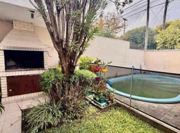 Casa · 149m² · 6 Ambientes · 1 Cochera · Casa en Venta Barrio Alejandro Centeno 3 Dorm Pileta