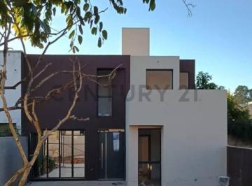 Casa · 125m² · 4 Ambientes · 2 Cocheras · Chacra del Norte, Casa en Venta! 3 Dorm. y Pileta