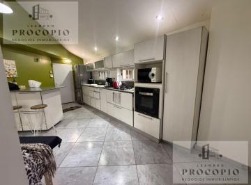 Casa · 250m² · 5 Ambientes · 2 Cocheras · Casa 5 Ambientes en Venta en Francisco Álvarez