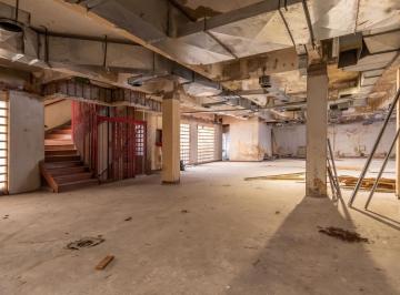 Edificio · 1500m² · 1 Cochera · En Venta, Edificio Comercial a Reciclar, en Monserrat.