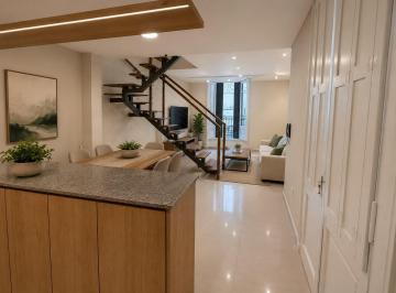 Casa · 107m² · 6 Ambientes · Casa Al Frente en Barrio Lourdes