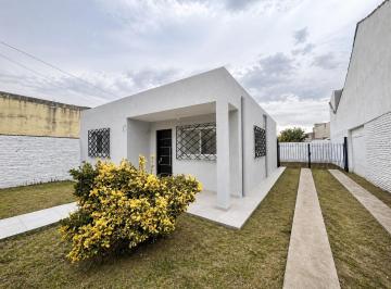 Casa · 100m² · 4 Ambientes · 3 Cocheras · Venta Casa a Estrenar con Parque y Financiacion en Adrogue