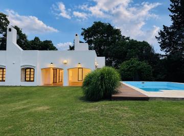 Casa · 1400m² · 4 Dormitorios · Casa - Roldán