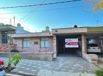 Casa · 168m² · 3 Dormitorios · 1 Cochera · Casa en Venta 3 Dorm. B° Supe, Godoy Cruz, Mendoza