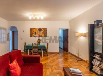 Casa · 155m² · 4 Ambientes · 1 Cochera · Oportunidad Casa 4 Amb Devoto C/ Pileta y Jardin