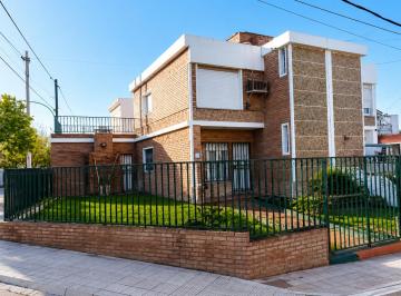 PH de 5 ambientes, Córdoba · Dúplex con 2 Dorm. de 110 m² en Venta en Parque Chacabuco