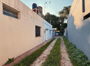 PH · 40m² · 2 Ambientes · 1 Cochera · Av Arijon 838 - Casa Interna de 1 Dormitorio con Cochera en Alquiler - Roque Saenz Peña, Rosario