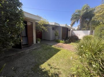 Casa · 240m² · 4 Ambientes · 3 Cocheras · ¡Venta! Casa en Villa Belgrano - Toda un Planta - ¡Con Escritura y Apto Crédito!
